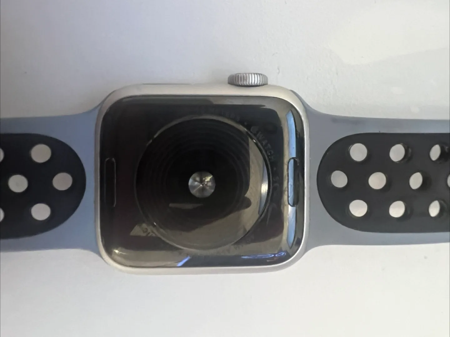Apple Watch SE 1st Gen 40mm image indicator(2)