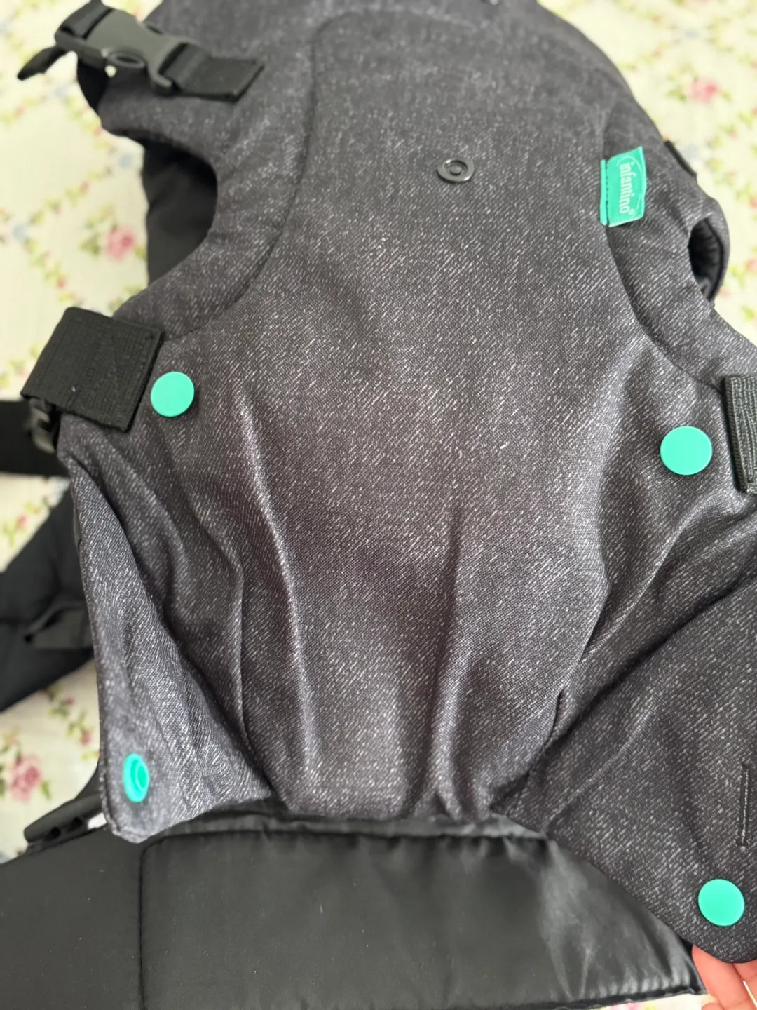 Infantino Flip Advanced 4-in-1 Baby Carrier - Black image indicator(3)