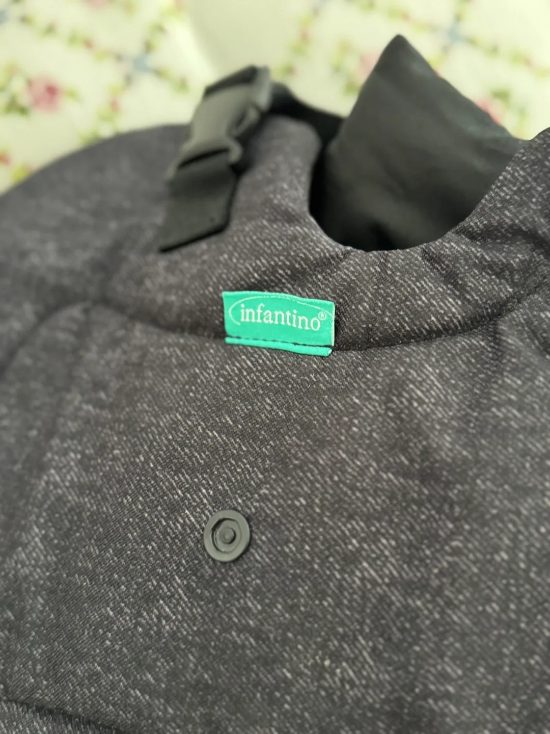 Infantino Flip Advanced 4-in-1 Baby Carrier - Black image indicator(2)