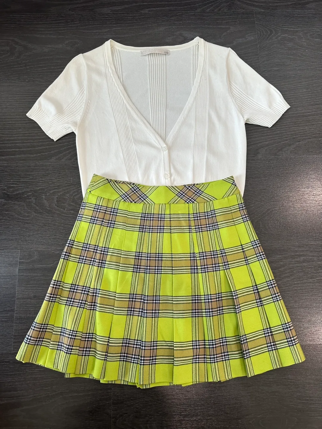 Aritzia Olive Micro Pleated Skirt Size 00 thumbnail