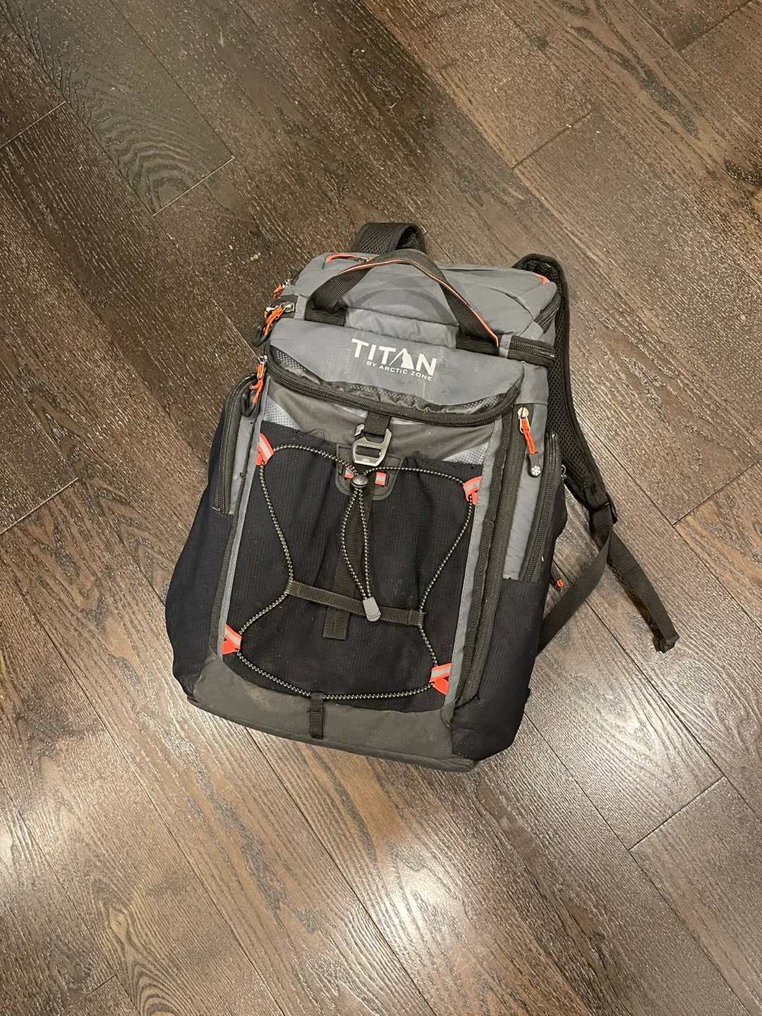 Titan Deep Freeze Backpack Cooler image indicator(3)