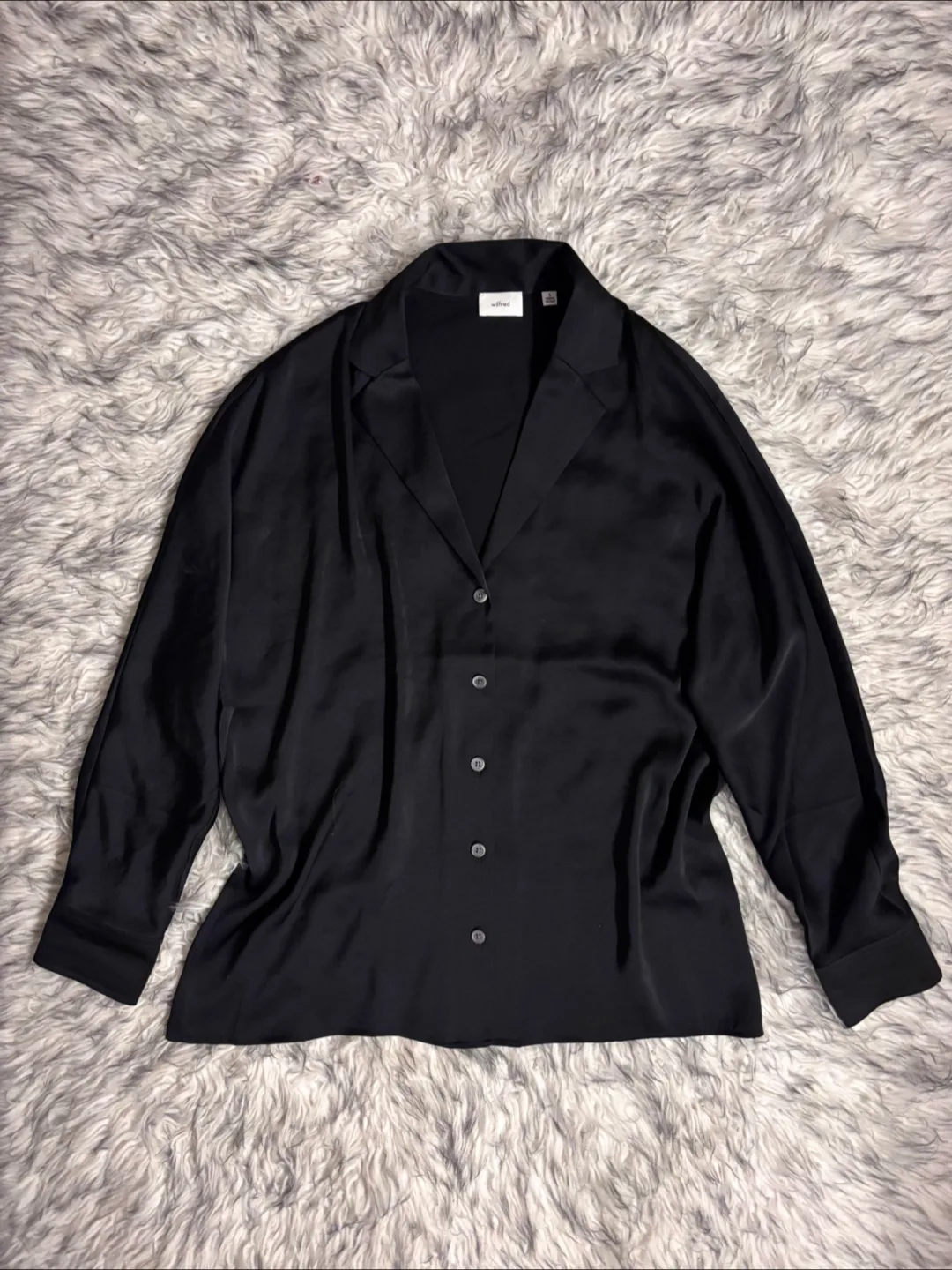 Wilfred ‘Freeform’ Satin Shirt - Black thumbnail