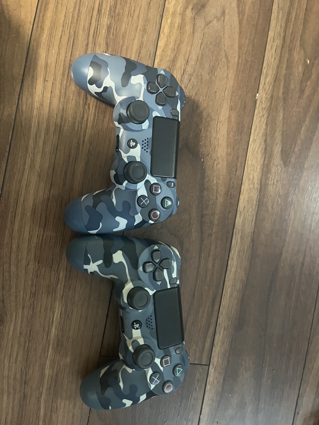 PS4 Slim Console with Two Camo Controllers and Charging Dock - photo 3