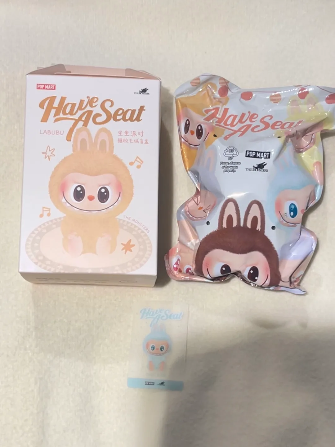 PopMart Labubu QUQU Have a Seat Series image indicator(2)