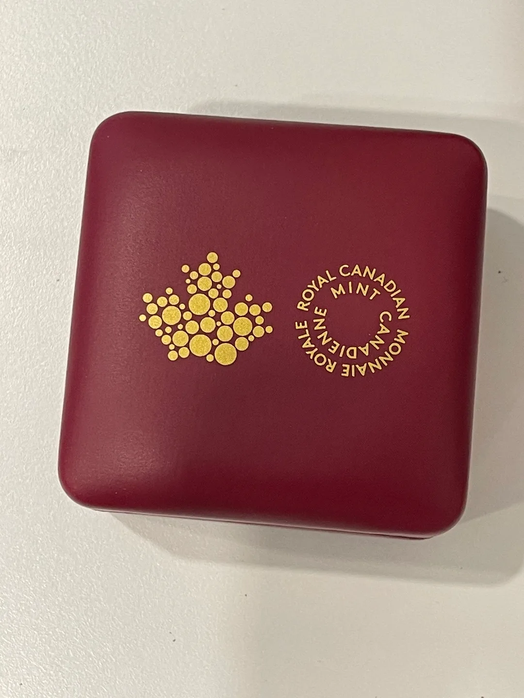 2018 $20 Canadian Fine Silver Coin - Canadian Flag image indicator(2)