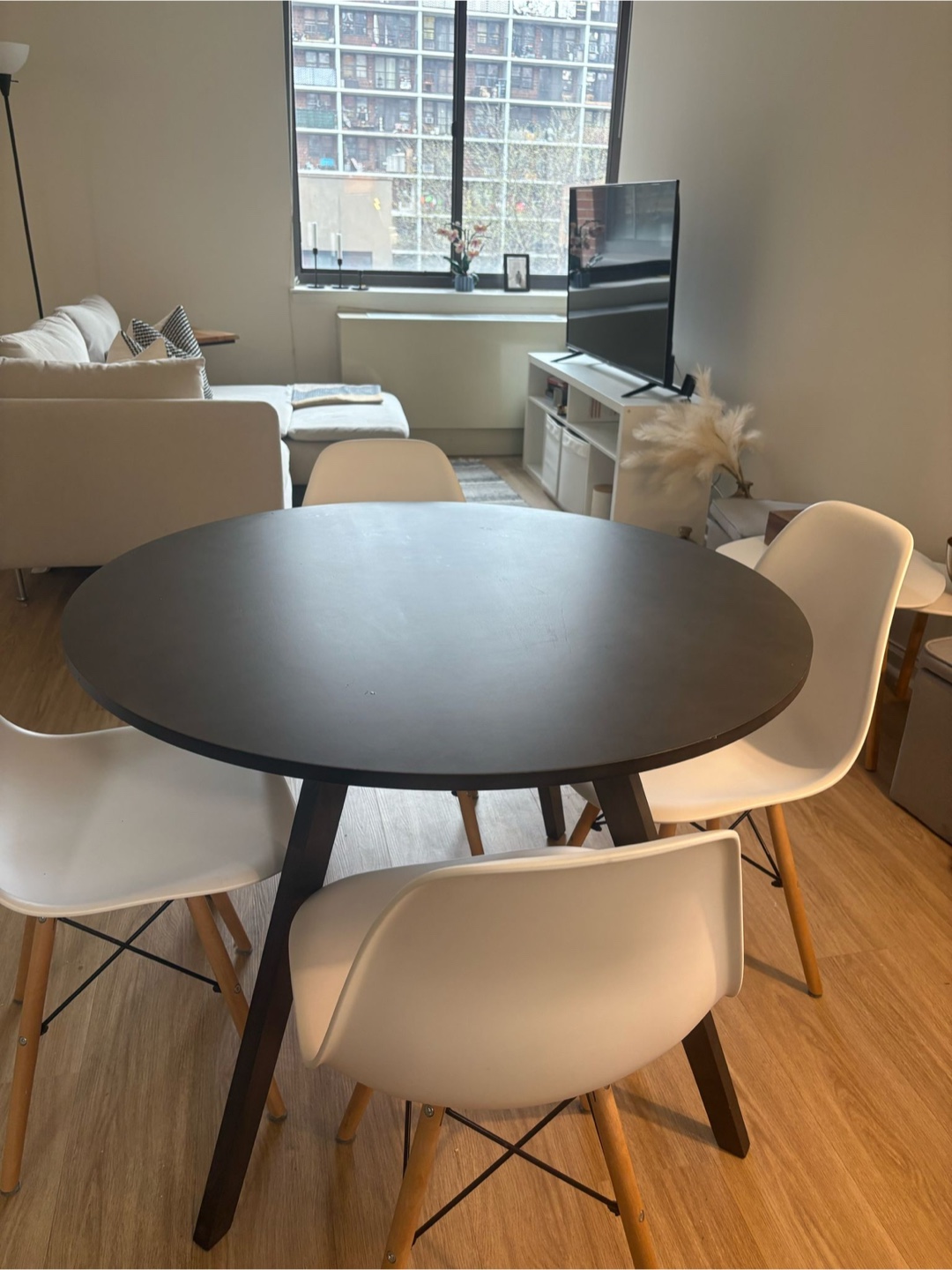 Round Dining Table with Four Chairs