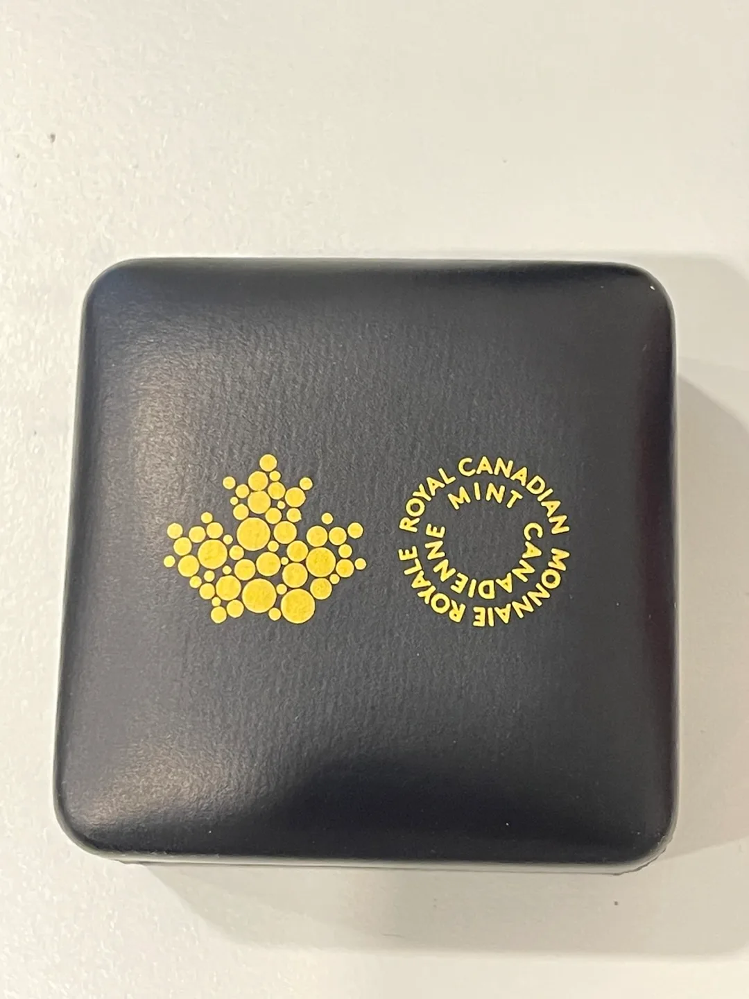 2022 $20 Fine Silver Coin - Queen Elizabeth II A Sense of Duty image indicator(3)