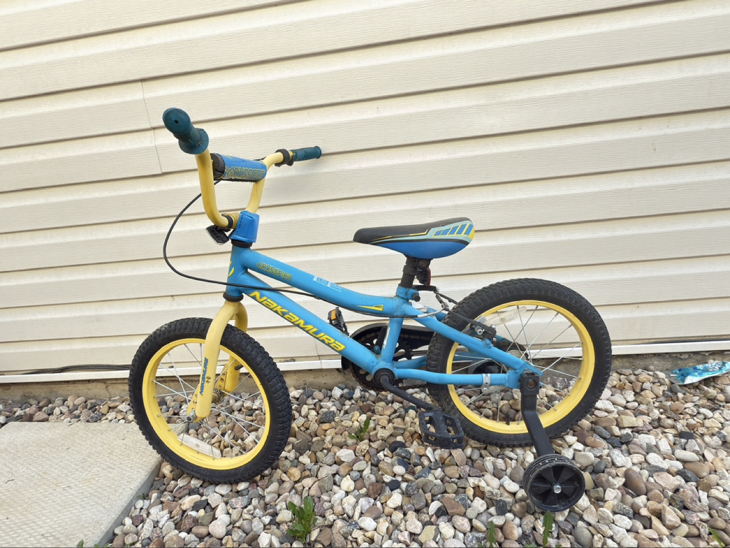 Nakamura Grassfire 16-inch Kids' Bike with Training Wheels