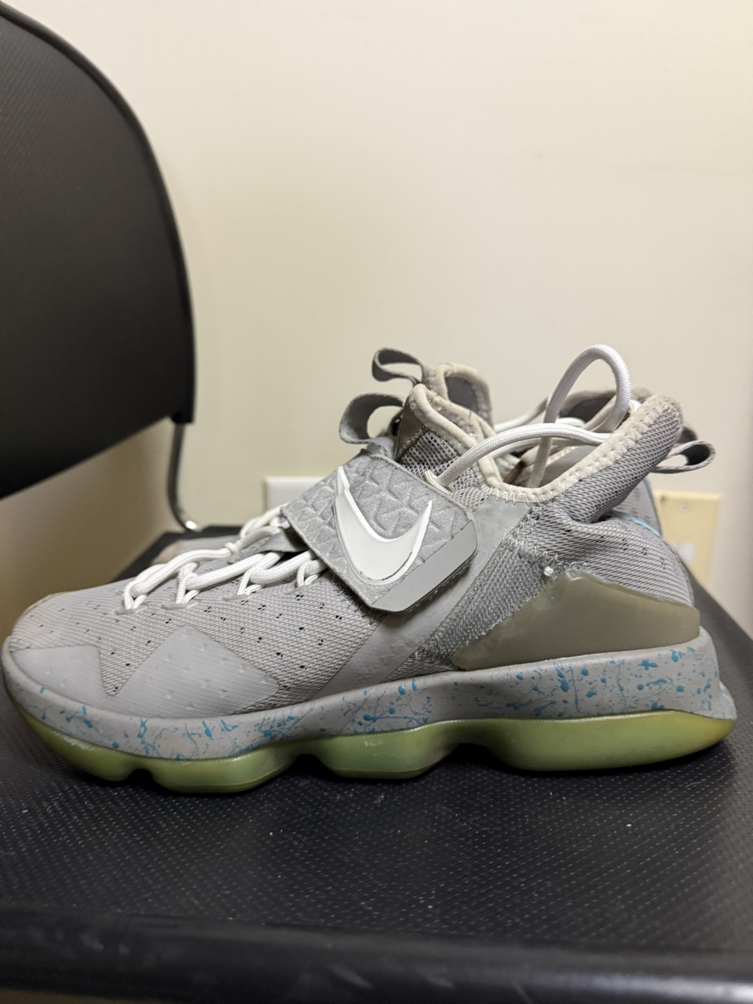 Nike LeBron Witness 5 Basketball Shoes - Size 8 - photo 3