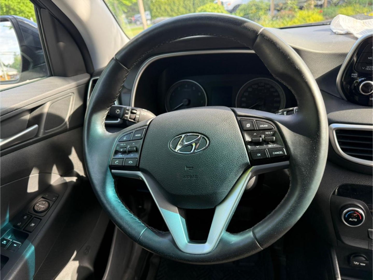 Hyundai Tucson SUV - photo 3