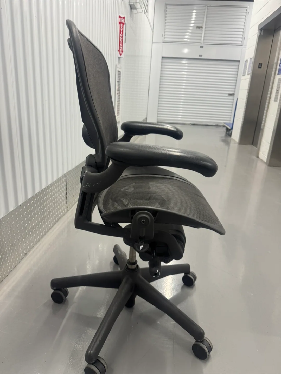 Free delivery office chair thumbnail