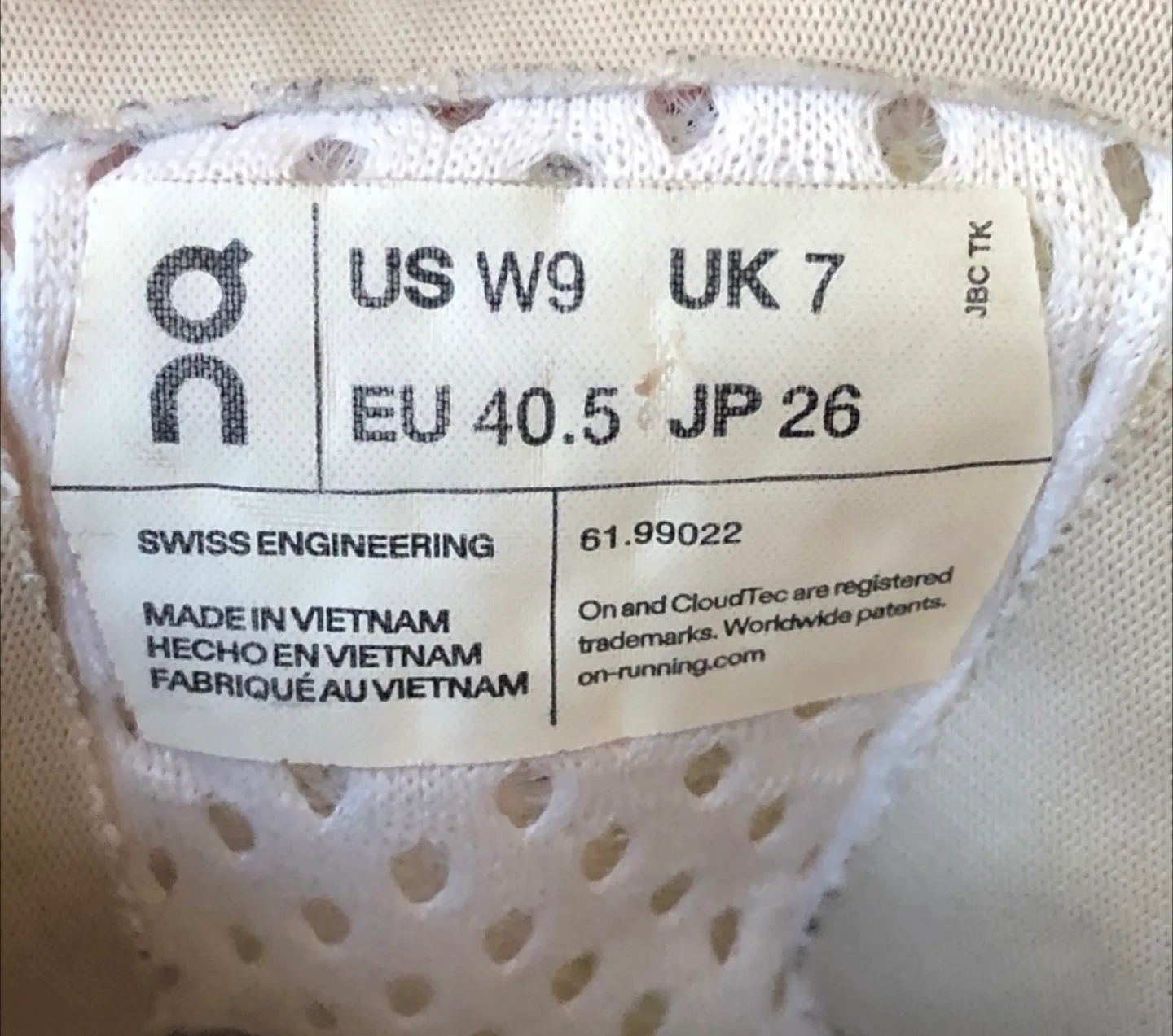 On Running Cloudmonster Women's Running Shoes - Size US W9 image indicator(5)