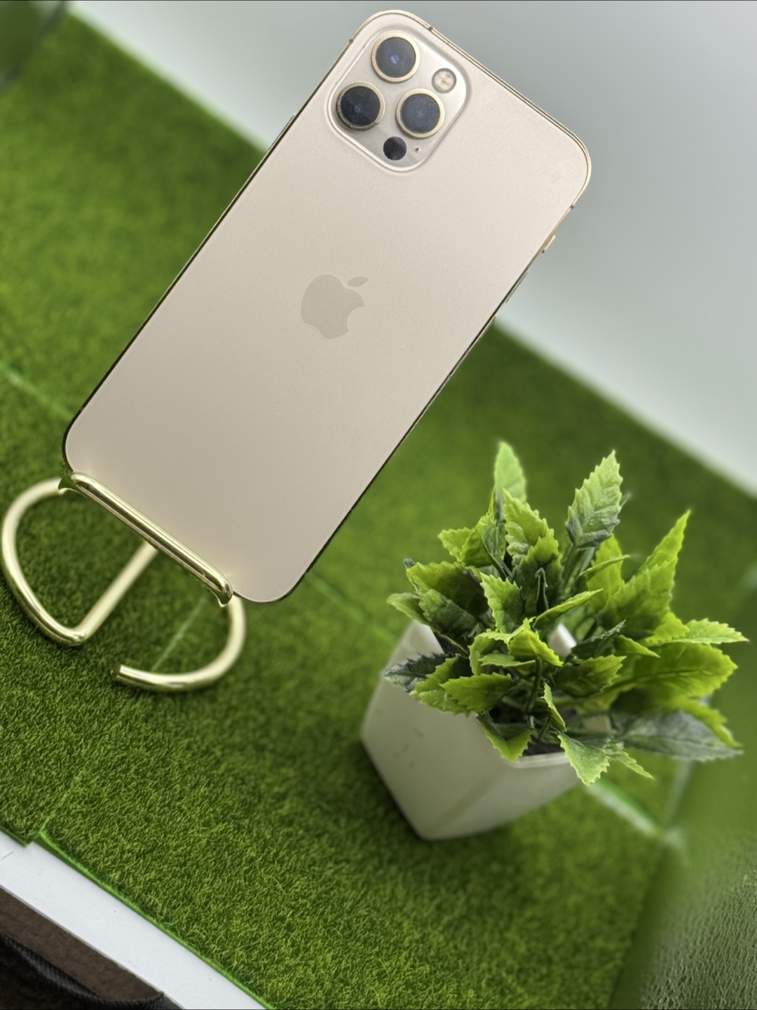 iPhone 12 Pro  Gold 100% Battery - photo 2