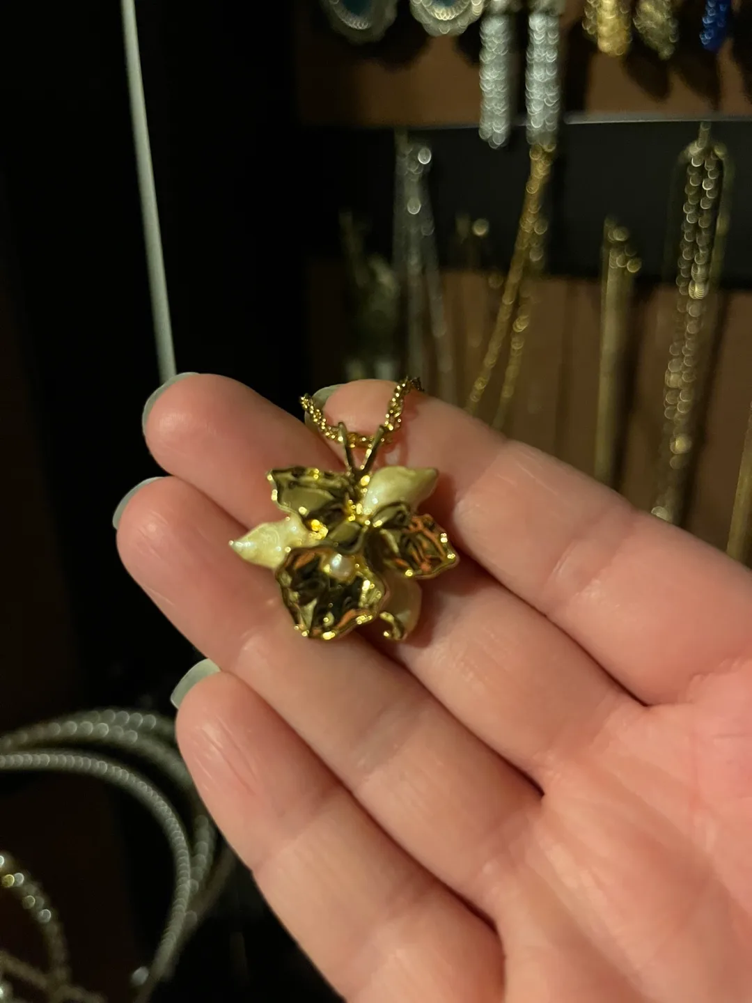 Gold Tone Flower Pendant Necklace