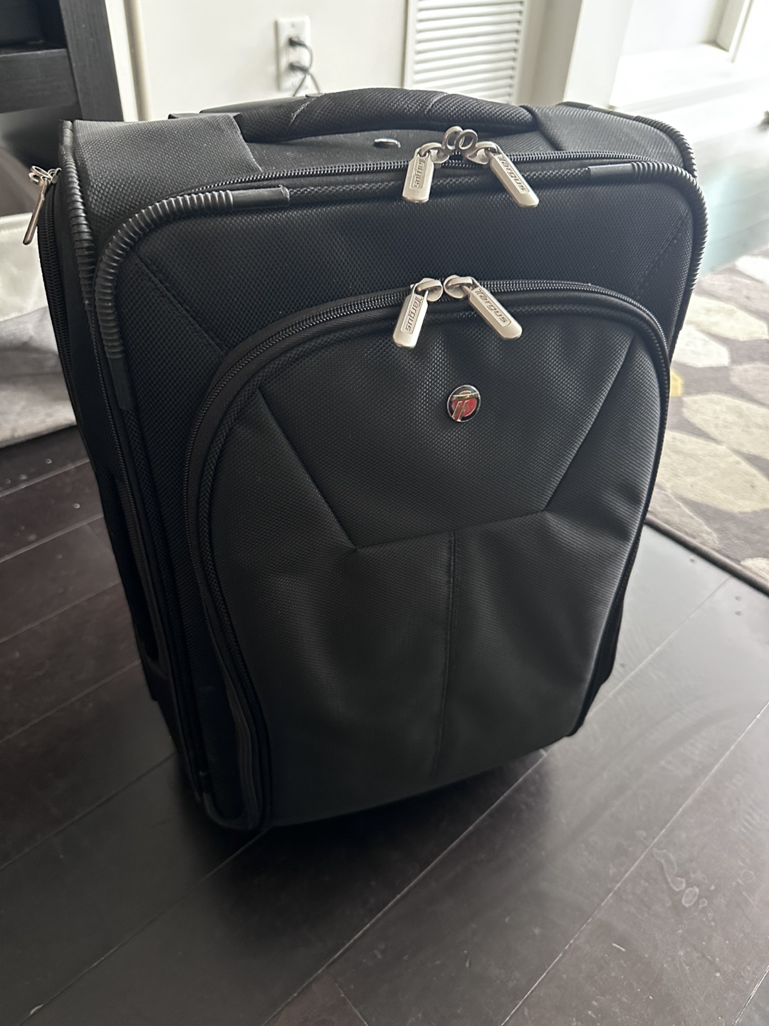 Samsonite Swiss Gear PC Carry-On Suitcase - photo 2