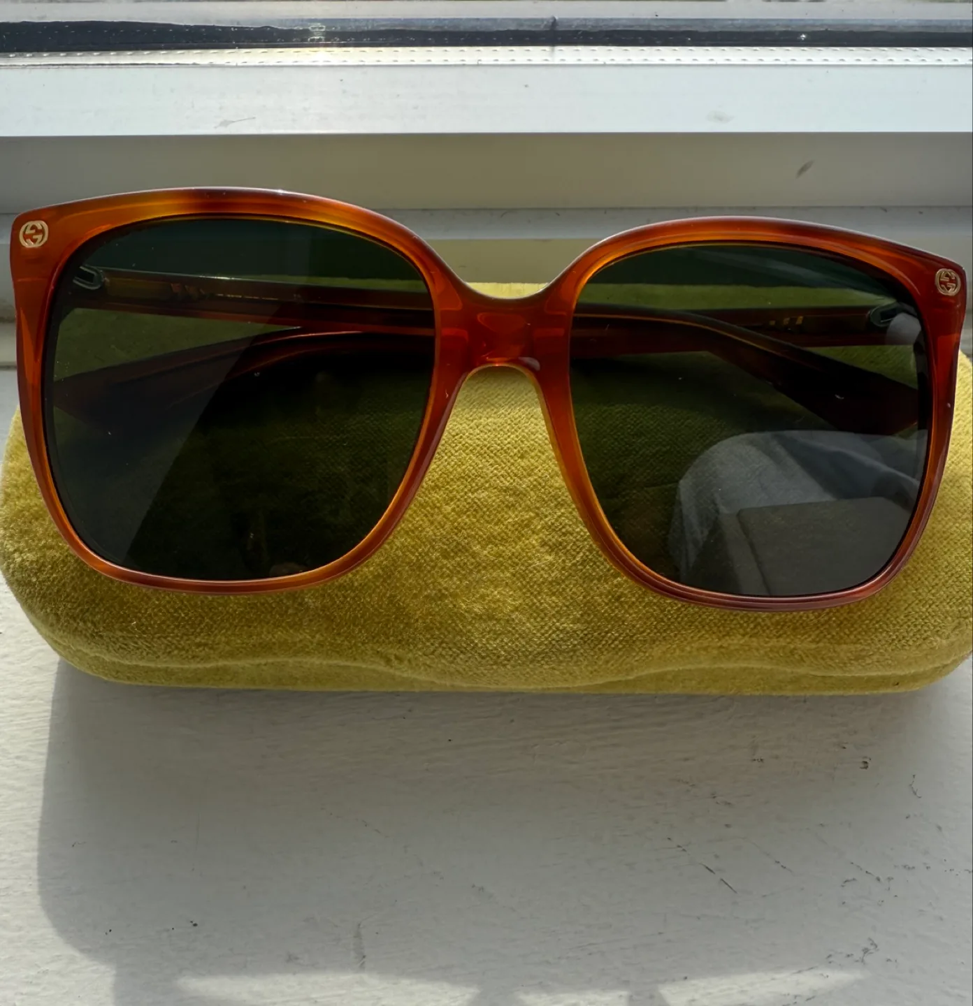 Gucci Sunglasses - Brown Tortoise Shell image indicator(2)