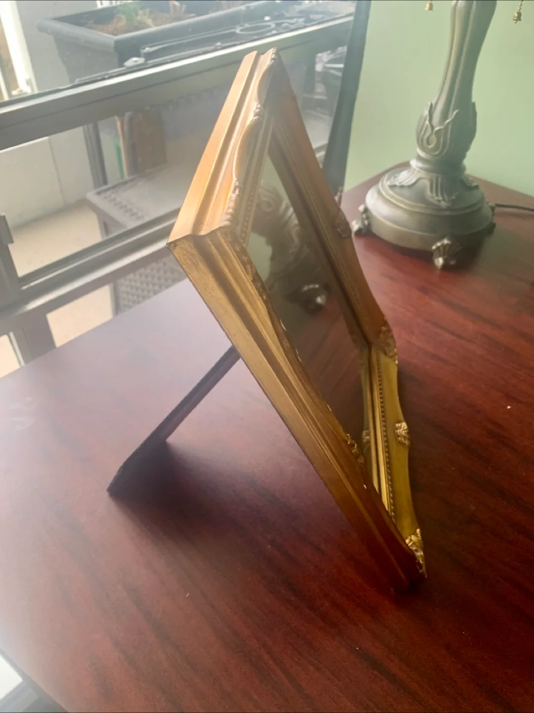 Gold ornate picture frame image indicator(4)