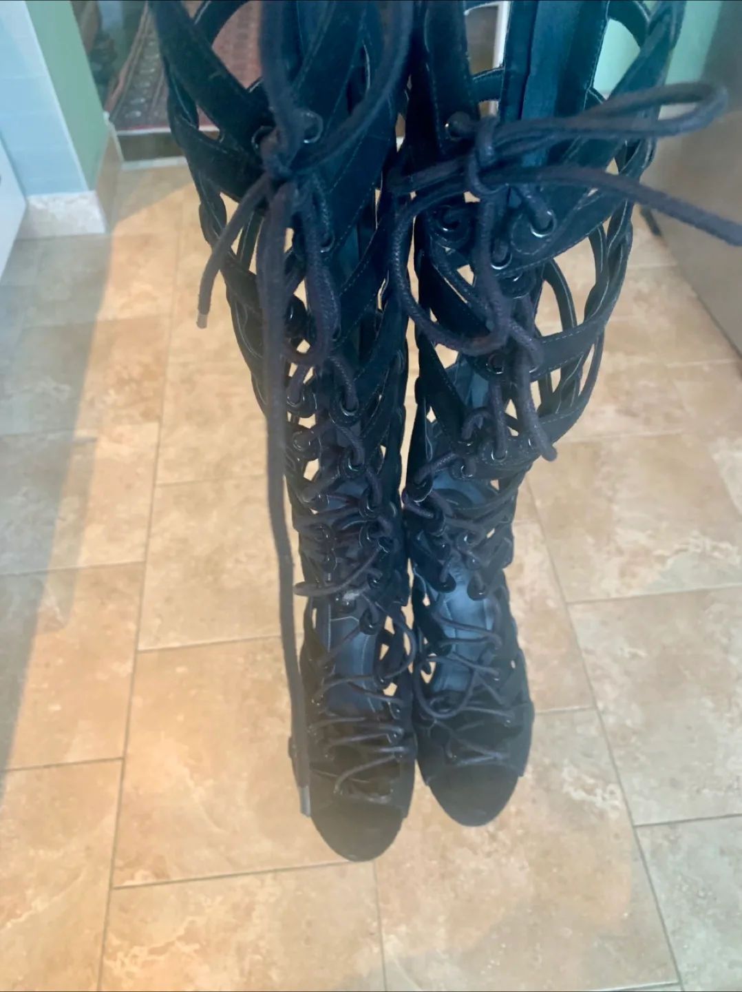 Knee-High Lace-Up Gladiator Sandals image indicator(2)