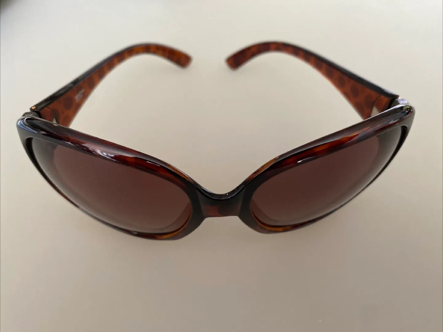 Michael Kors Sunglasses Tortoise Shell Brown image indicator(2)