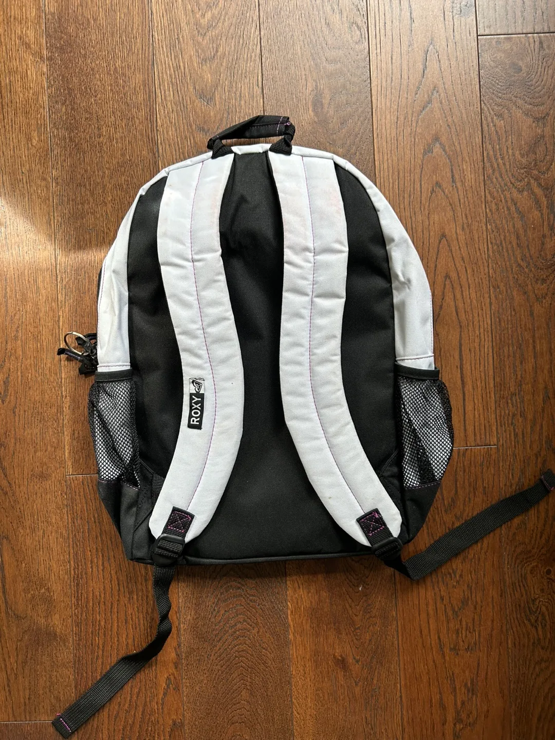 New Roxy white backpack image indicator(2)