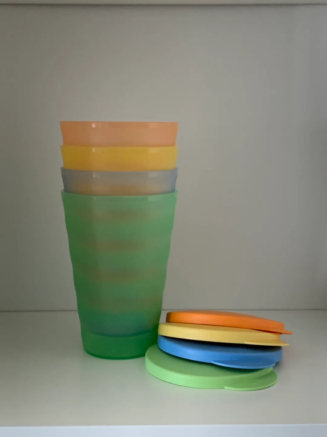 Tupperware Stackable Cups with Lids - Set of Four image indicator(2)