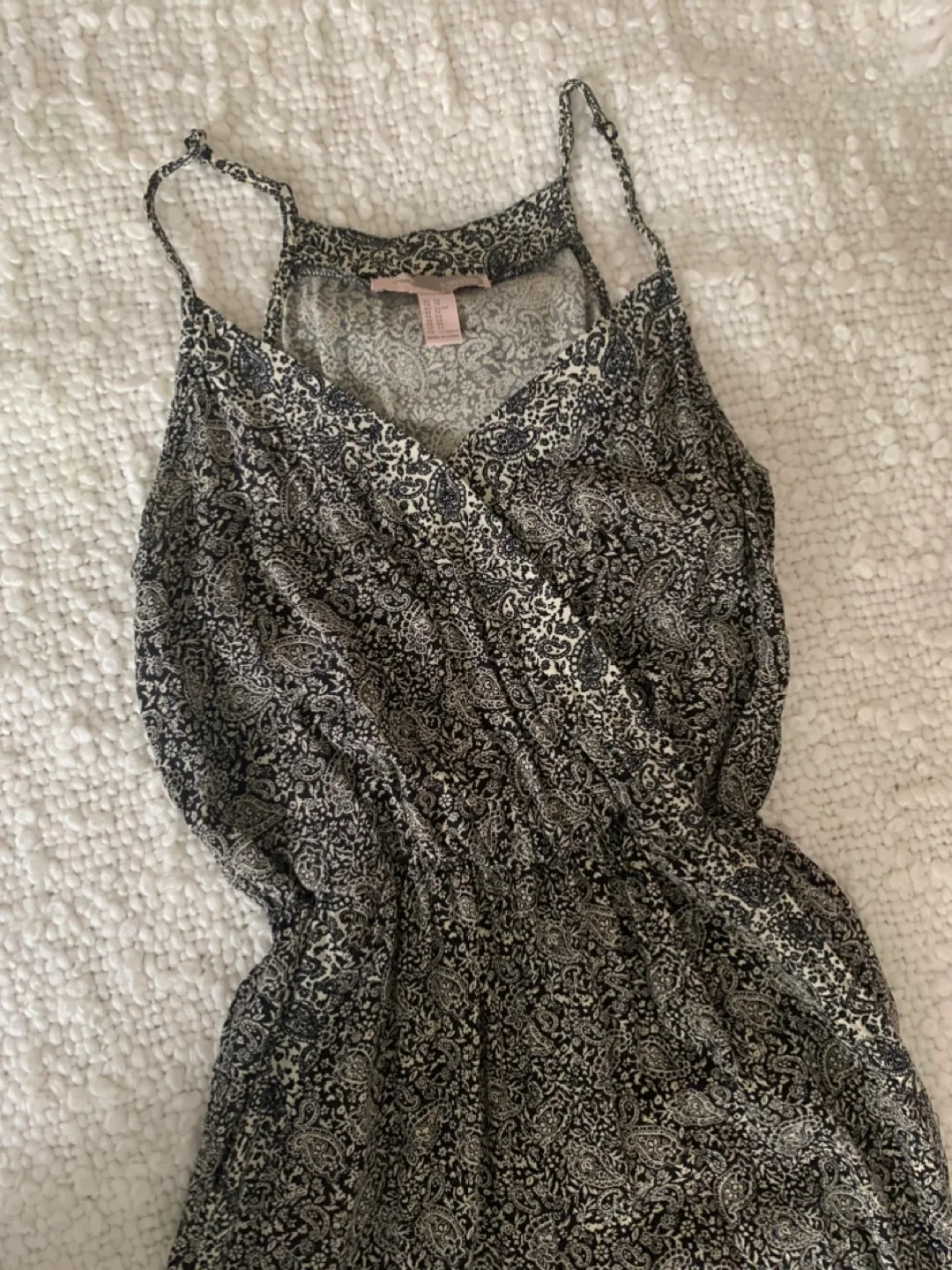Forever 21 Black and White Paisley Jumpsuit - Size XS image indicator(2)