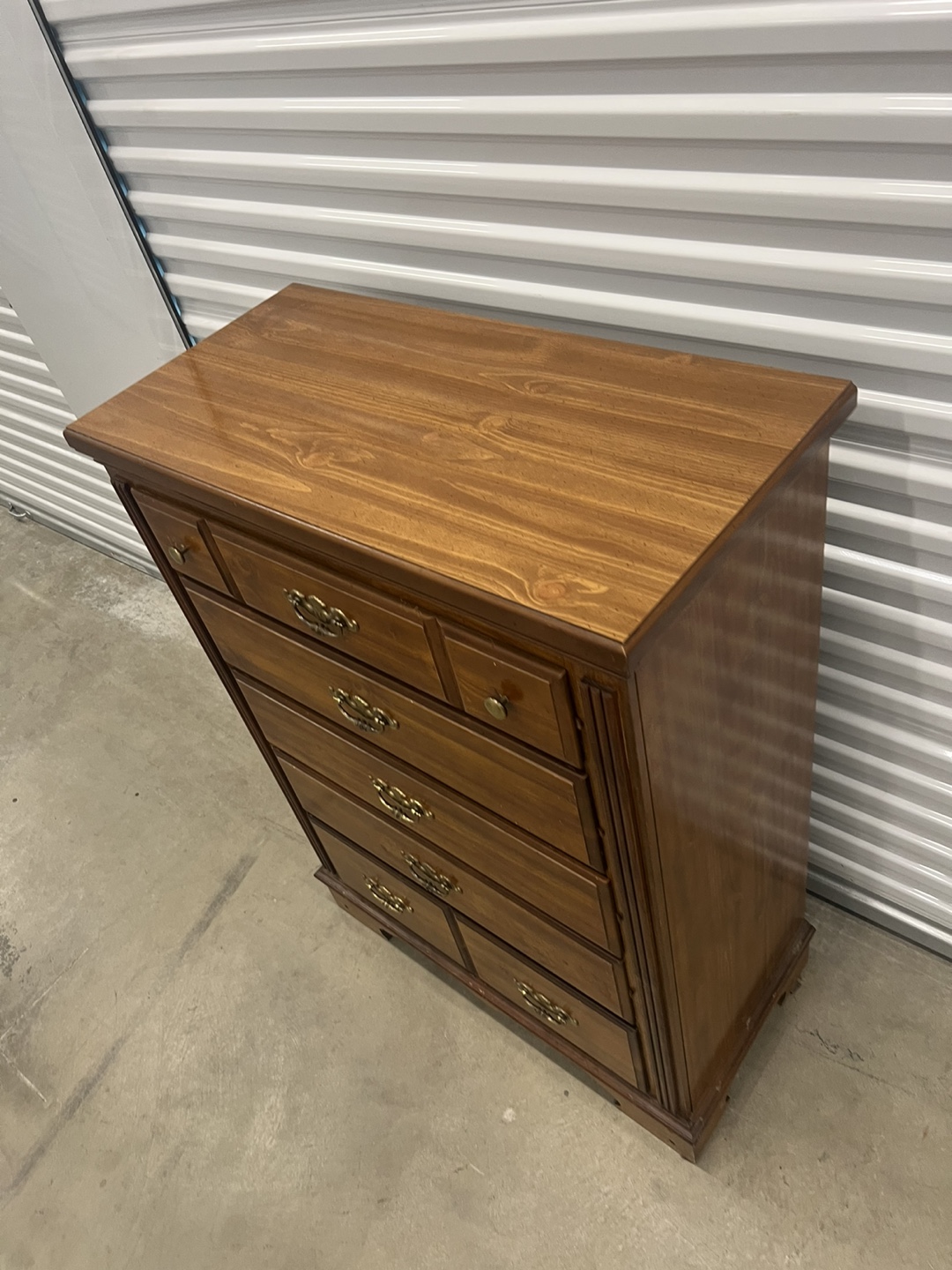 Bassett Wooden Chest of Drawers - photo 5