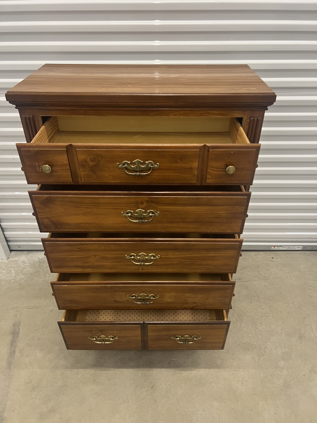 Bassett Wooden Chest of Drawers - photo 2