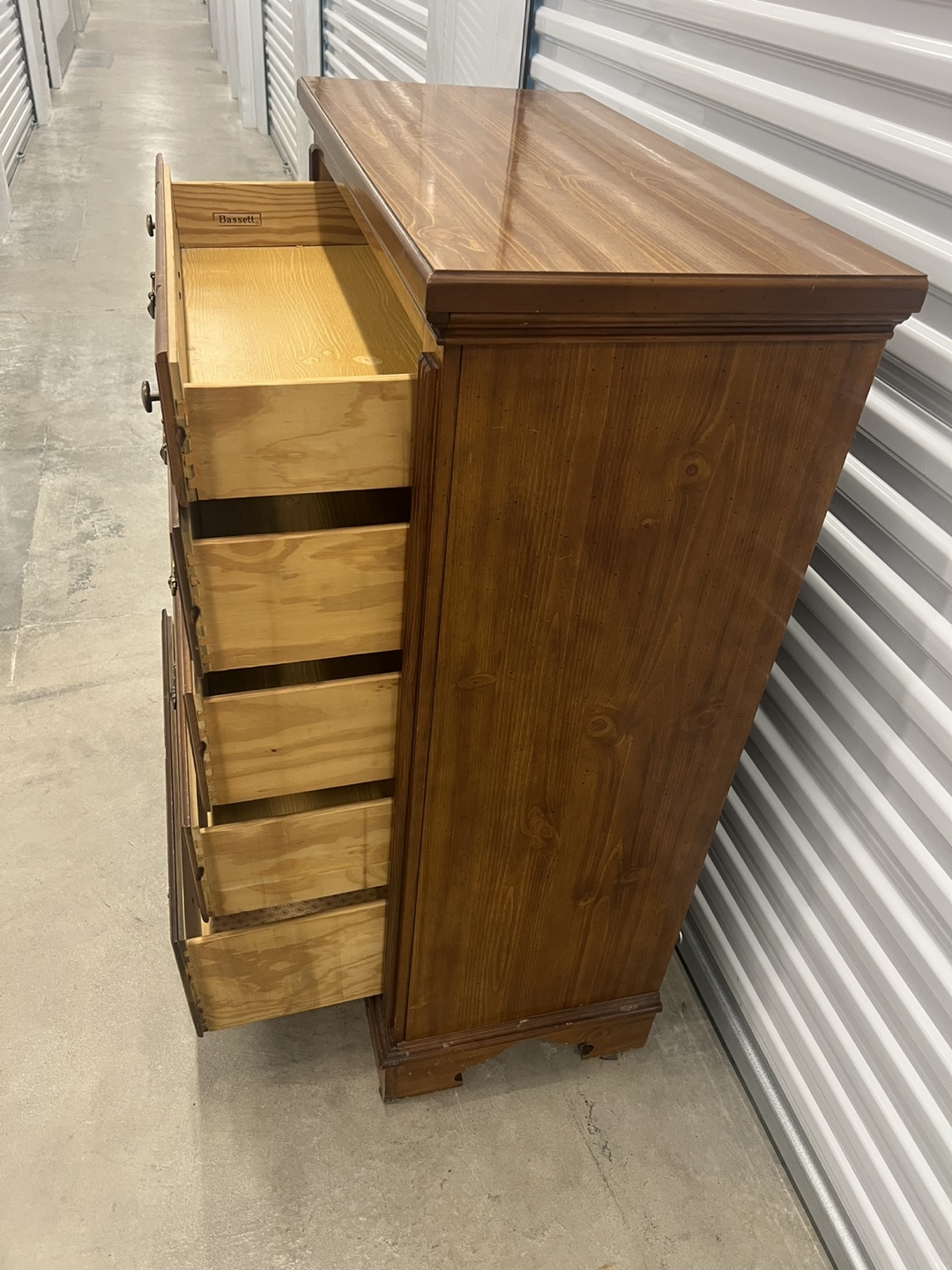 Bassett Wooden Chest of Drawers - photo 4