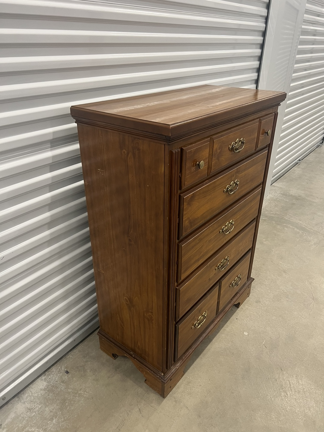 Bassett Wooden Chest of Drawers - photo 3