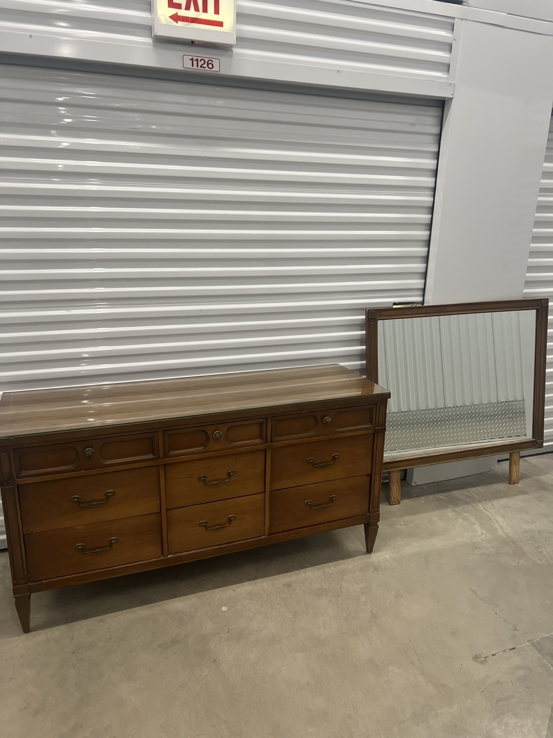 MCM Bassett 9 drawers Dresser w/mirror and glass top - photo 3