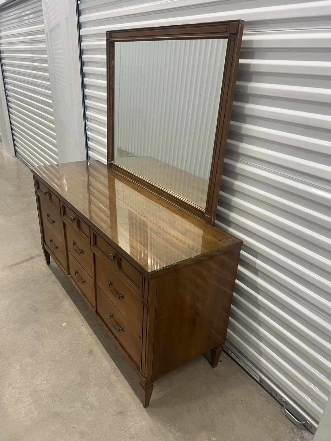 MCM Bassett 9 drawers Dresser w/mirror and glass top - photo 5