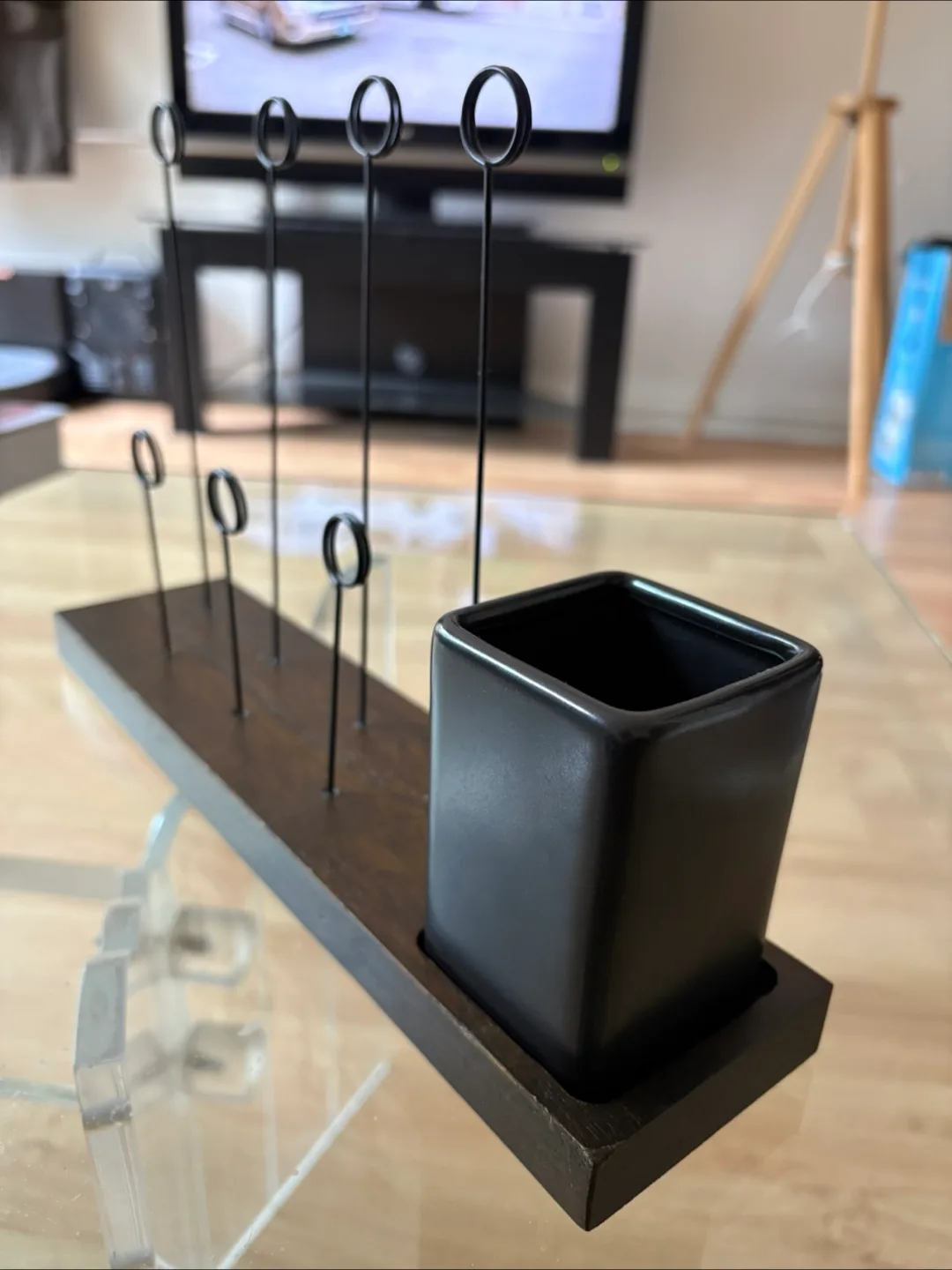 Modern Umbra Photo & Pen Holder – Sleek & Functional thumbnail