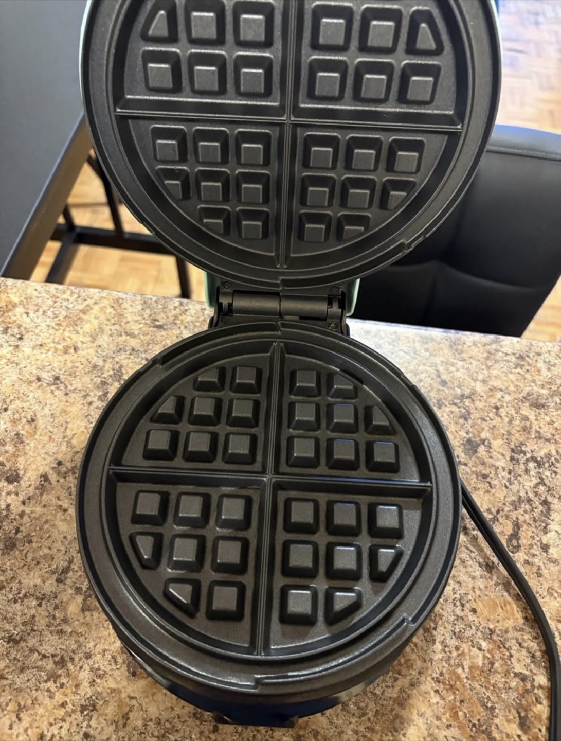 Dash Mini Waffle Maker - Mint Green - photo 2