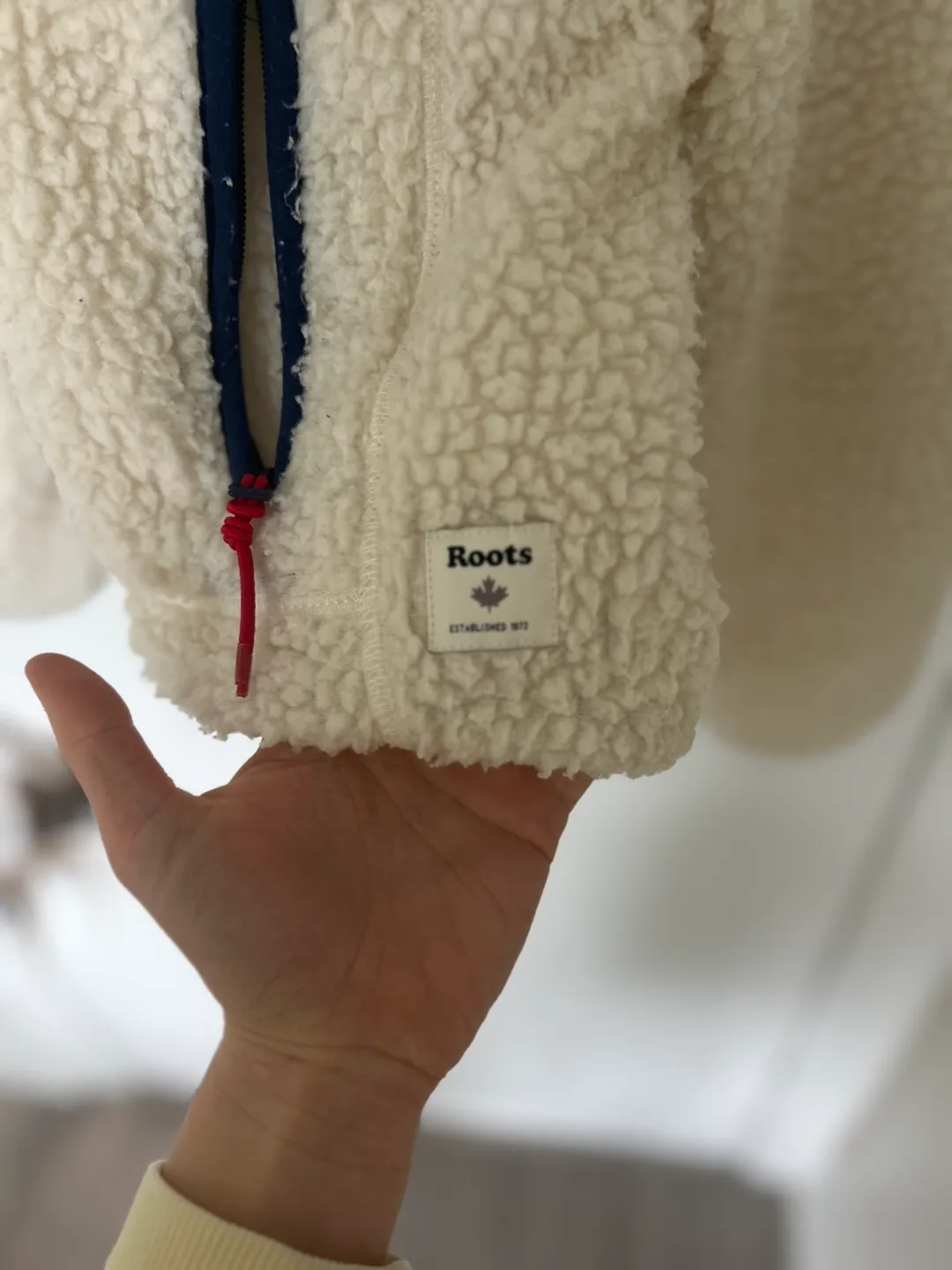 Roots Sherpa sweater - Size Small image indicator(3)