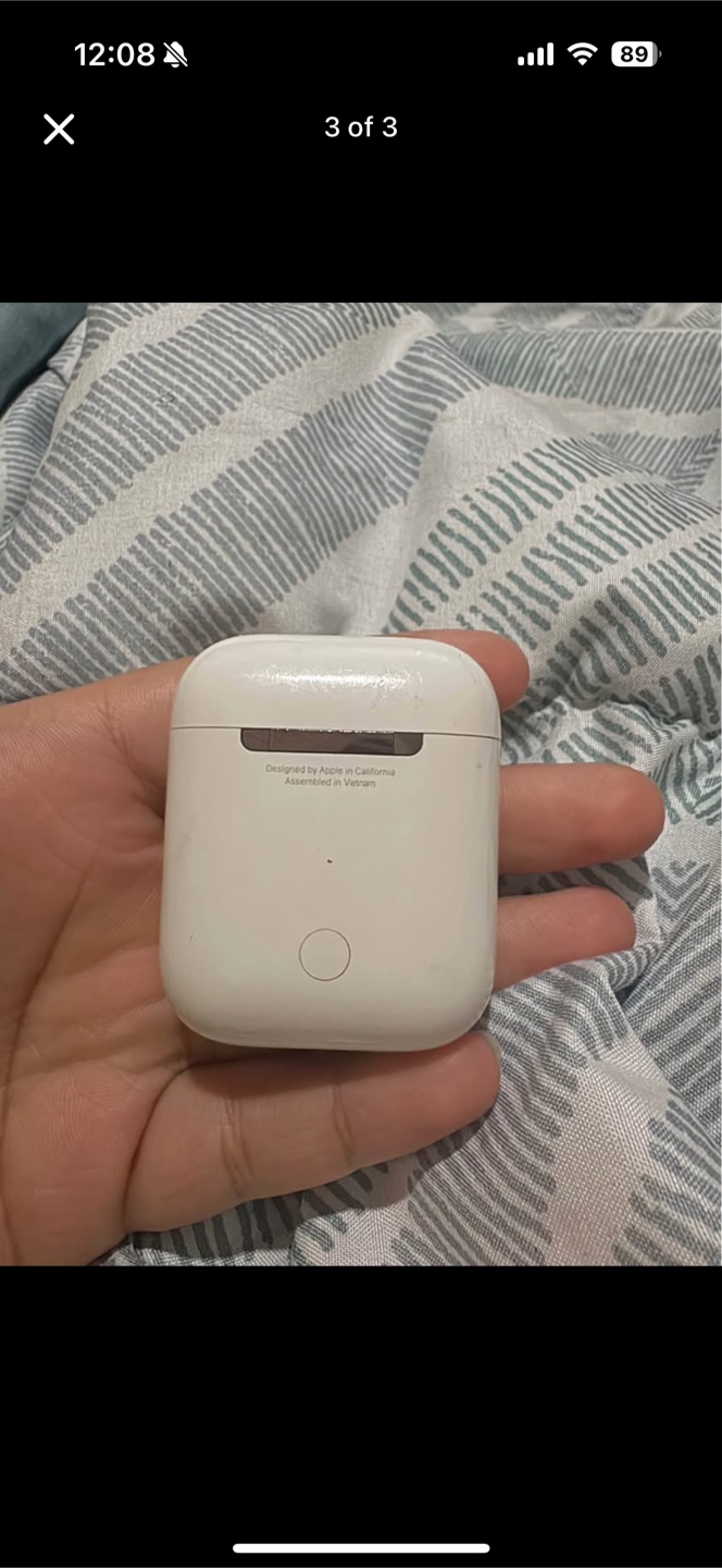 Apple AirPods with Charging Case - photo 3