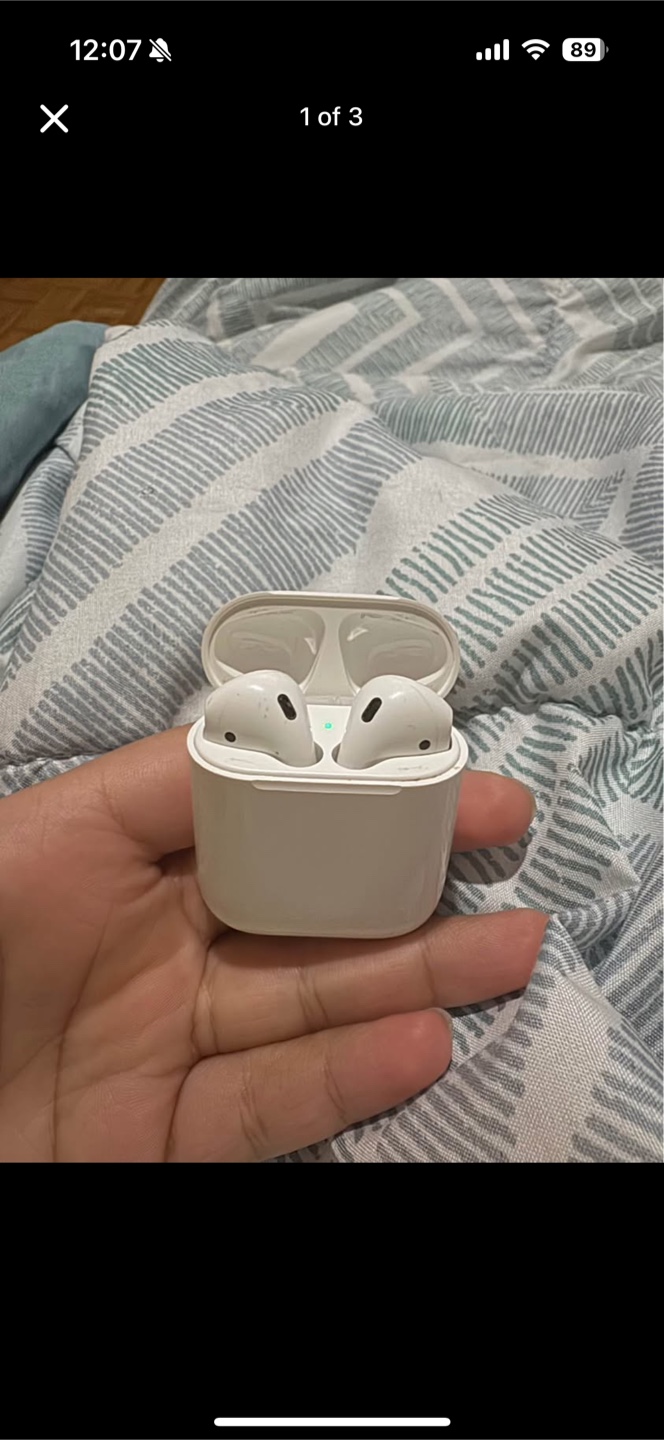 Apple AirPods with Charging Case