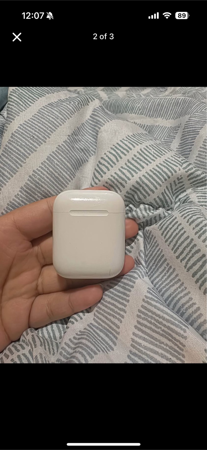 Apple AirPods with Charging Case - photo 2