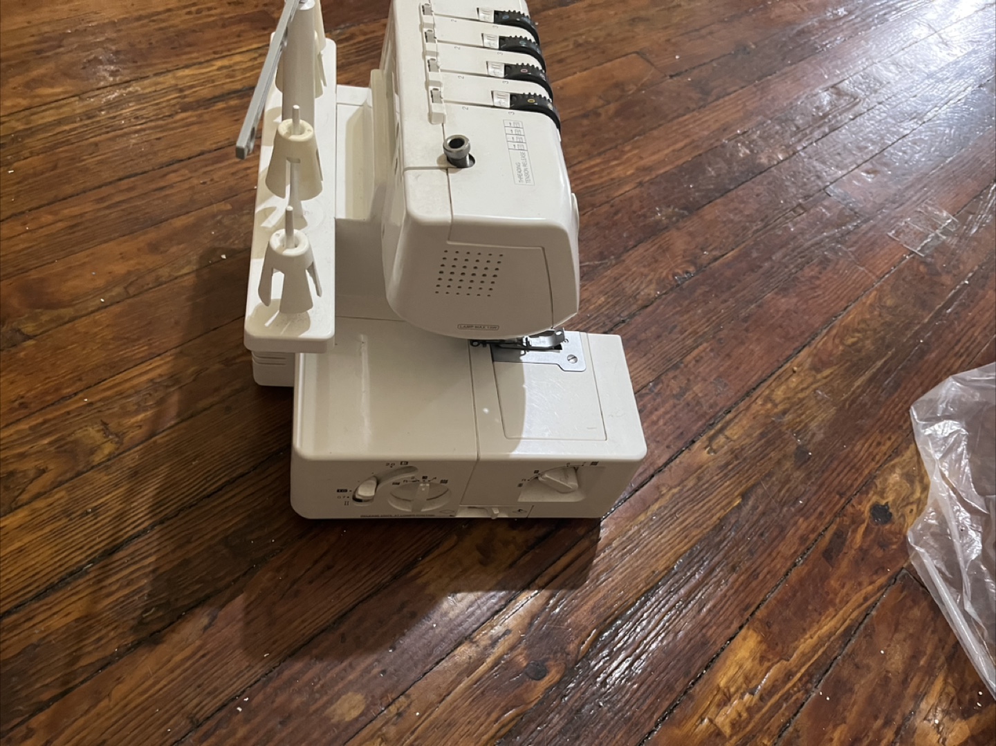 Brother 1034D Serger - photo 4