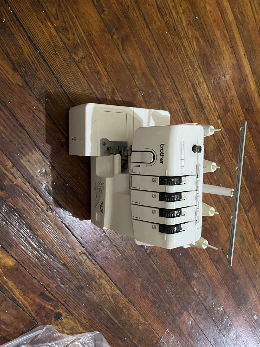 Brother 1034D Serger - photo 3