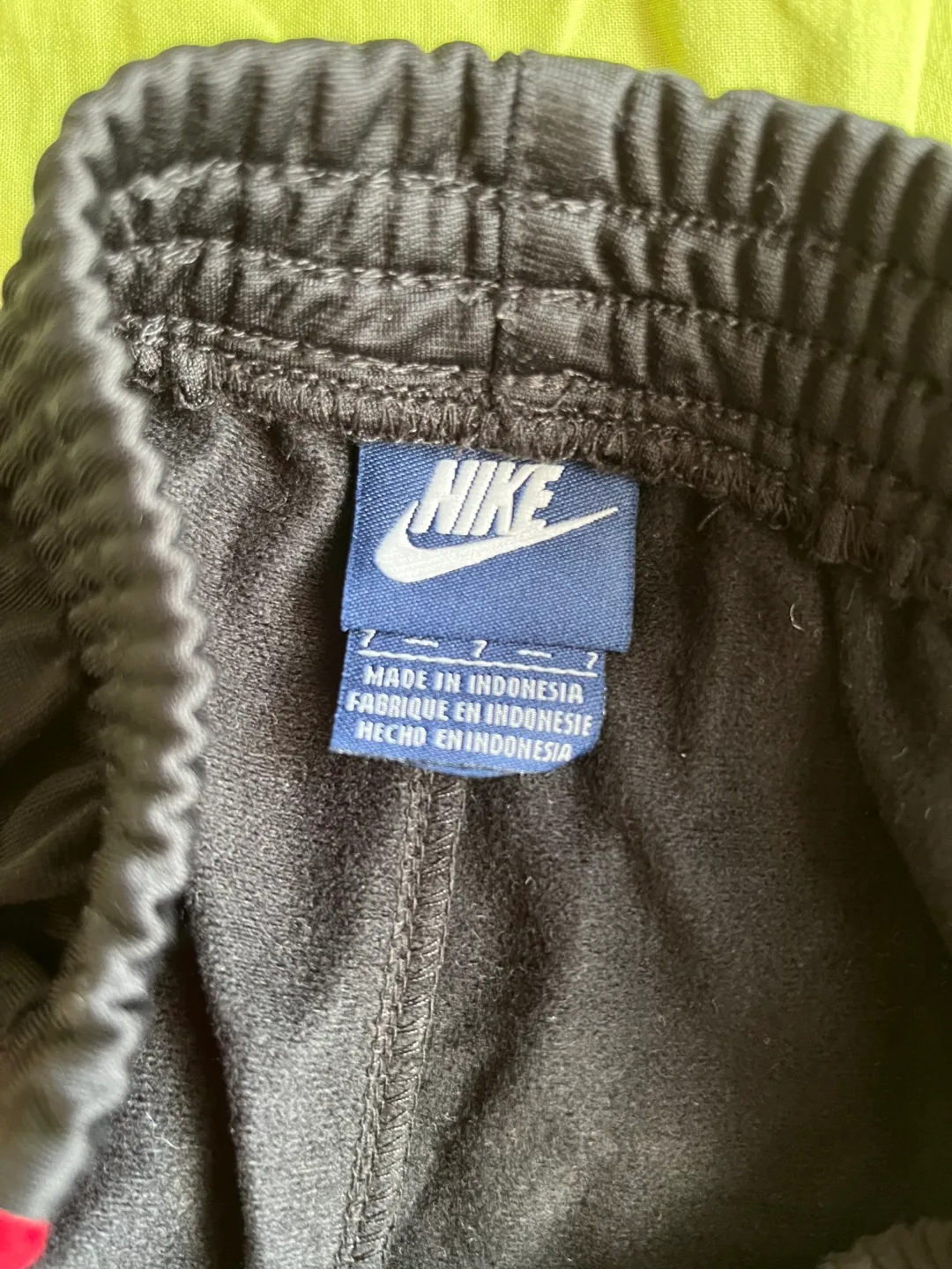 🧡 NEW Nike Boys' Black Track Pants Size 7 image indicator(2)