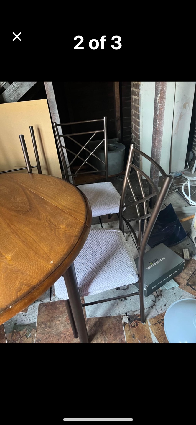 Round Wooden Dining Table with 4 Metal Chairs