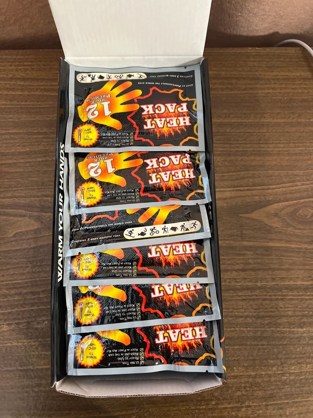 Brand New Heat Packs Hand Warmers. 25 in one box! image indicator(2)