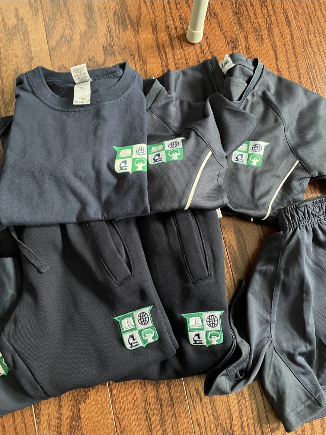 Mentor School uniform bundle - kids size XS(5-6) - photo 4