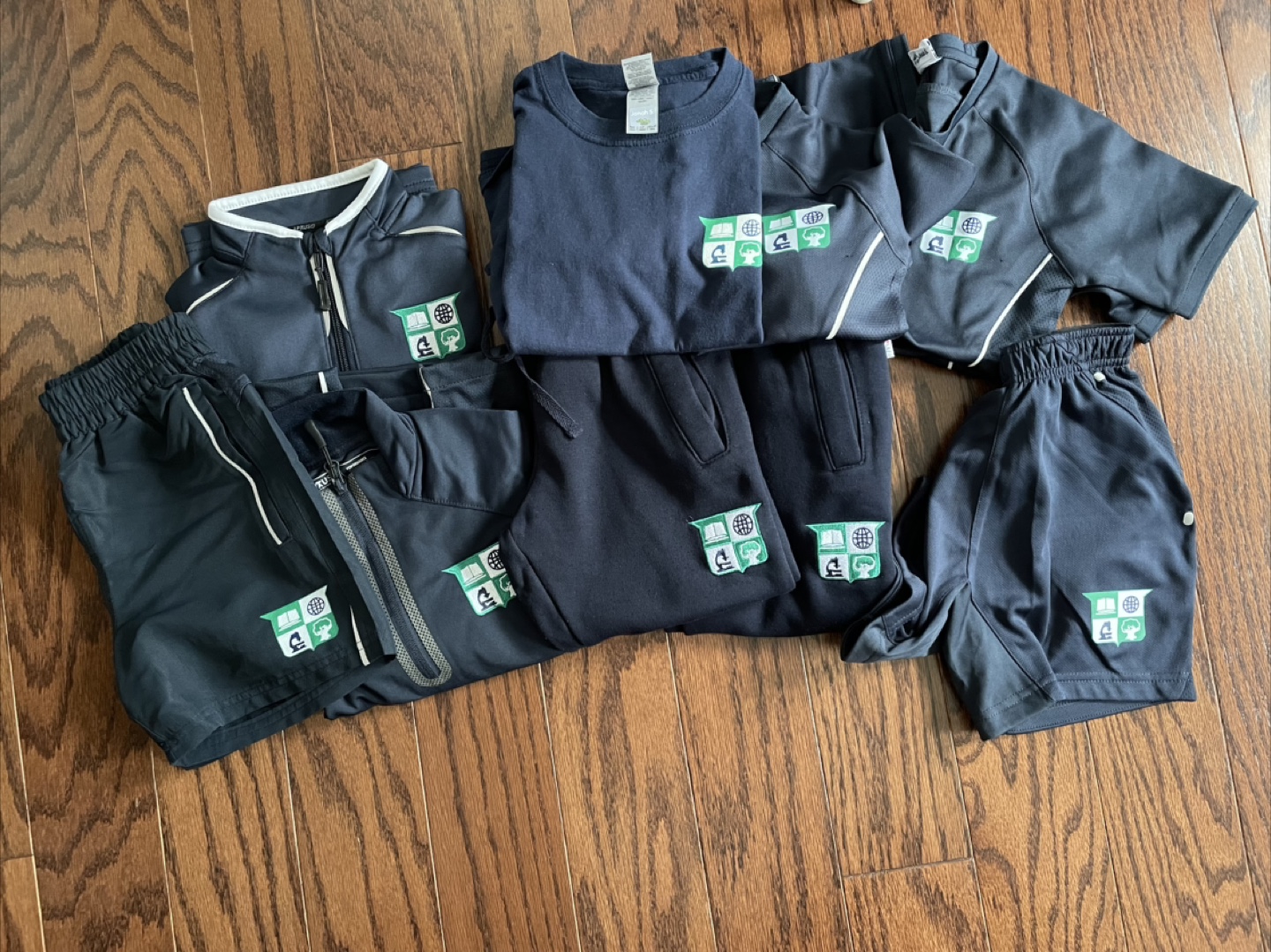 Mentor School uniform bundle - kids size XS(5-6)