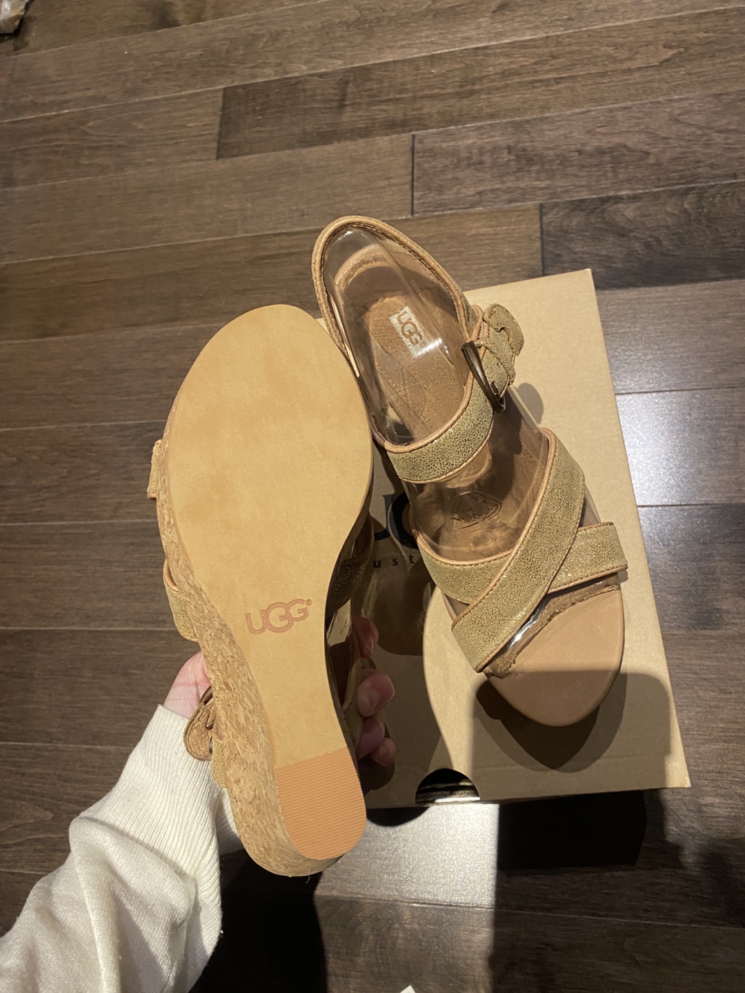 Brand new UGGs heels - photo 4