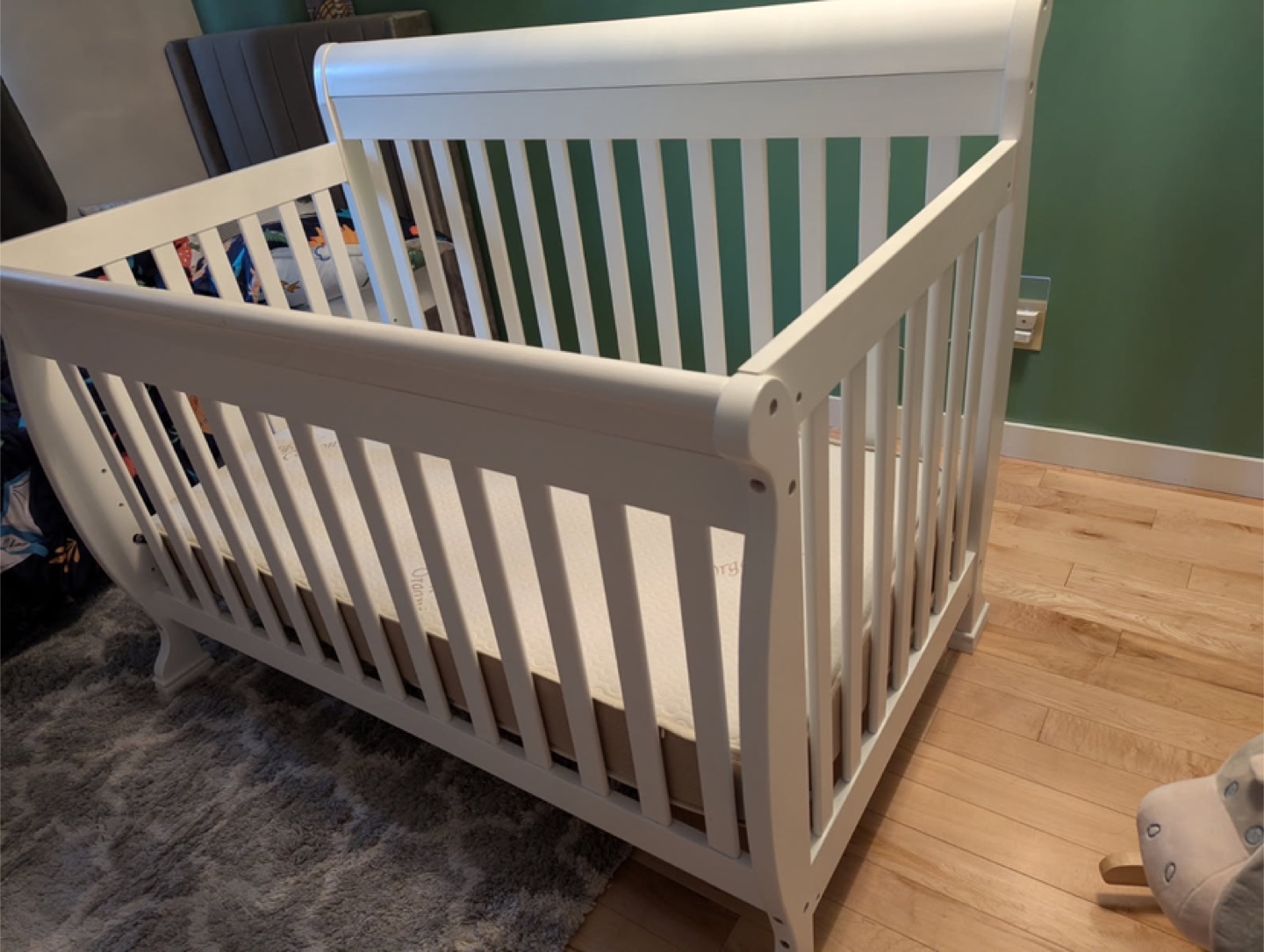 West Coast Kids Crib and Mattress