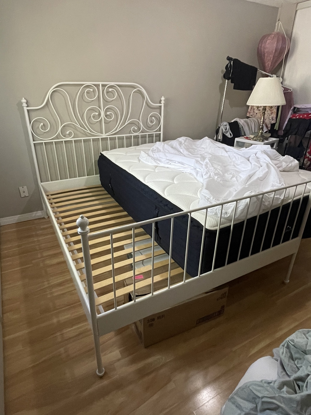 IKEA LEIRVIK White Metal Queen Bed Frame - photo 2