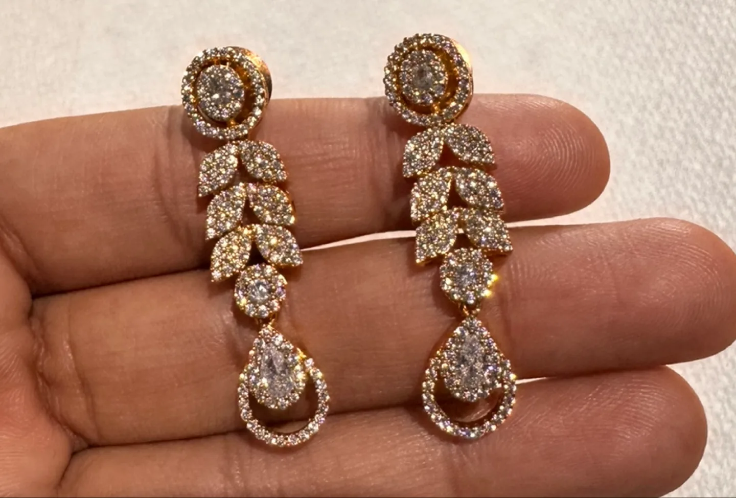 Artificial Gold Cubic Zirconia Necklace and Earrings Set image indicator(3)