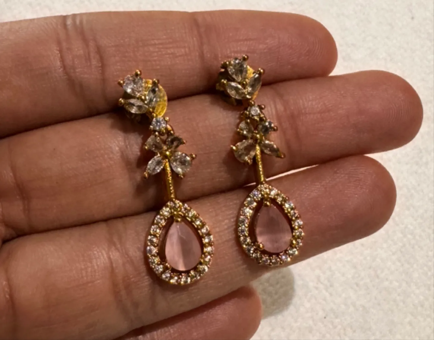 Beautiful Two-Layered Necklace and Earrings Set image indicator(3)